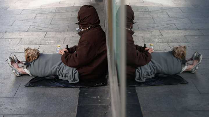 El número de personas sin hogar atendidas aumenta un 55% y una de cada cuatro son mujeres