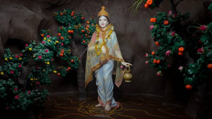 Navratri 2025 Day 2: Who Is Goddess Brahmacharini? Significance, Puja Vidhi, Mantras, Aarti Lyrics