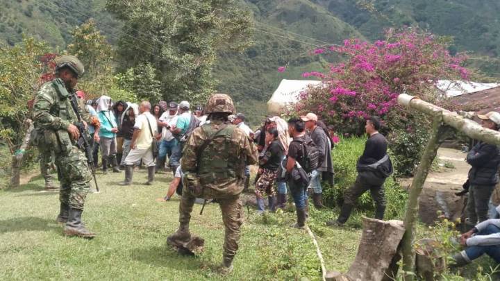 Se repite en Huila: Ejército denuncia asonada impulsada por disidencias armadas