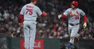 Cardinals stave off elimination with big rally vs. Giants
