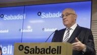 Vídeo | Oliu (Sabadell) espera que los accionistas "entierren" la OPA, que ve altamente gravosa