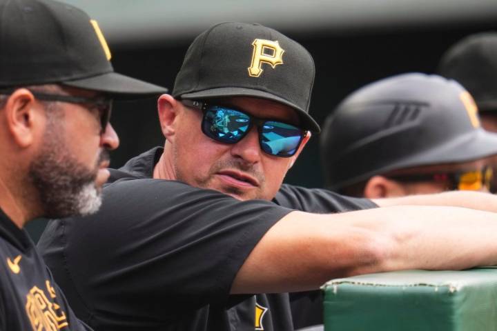 Pirates to keep Don Kelly as manager after improvements in second half