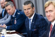 «Maduro tiene muchas decisiones que tomar», advierte Hegseth, secretario de Guerra de EEUU