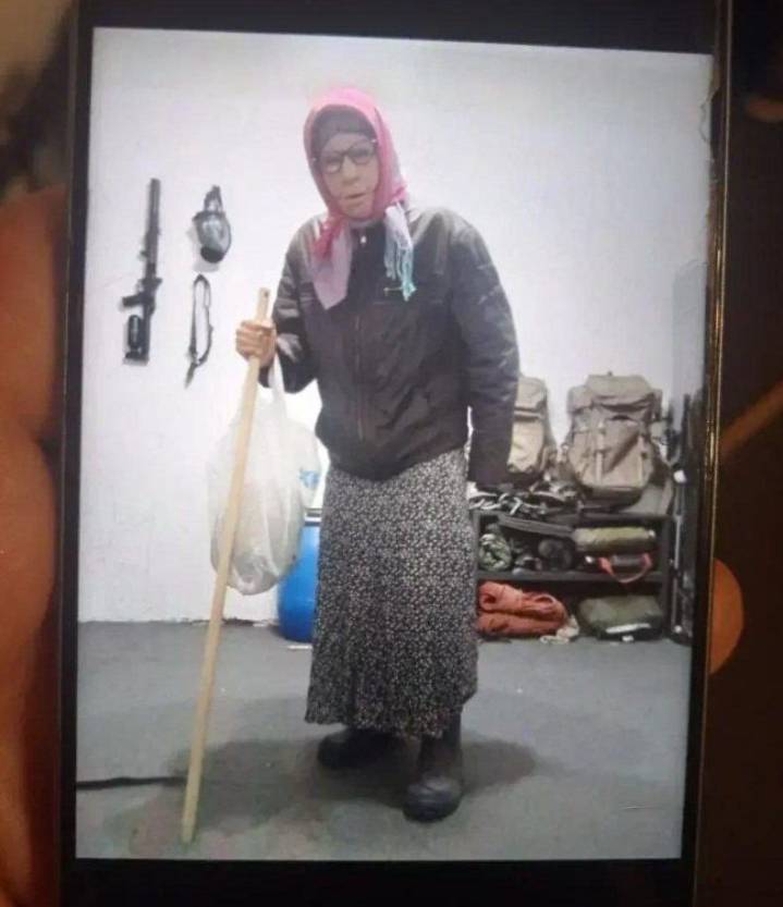 Rusia capturó a espías al servicio de Ucrania, incluso uno disfrazado de anciana (VIDEO)