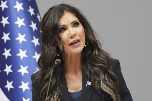 Juez ordena a Trump actualizar sitio web de inmigración para venezolanos con TPS