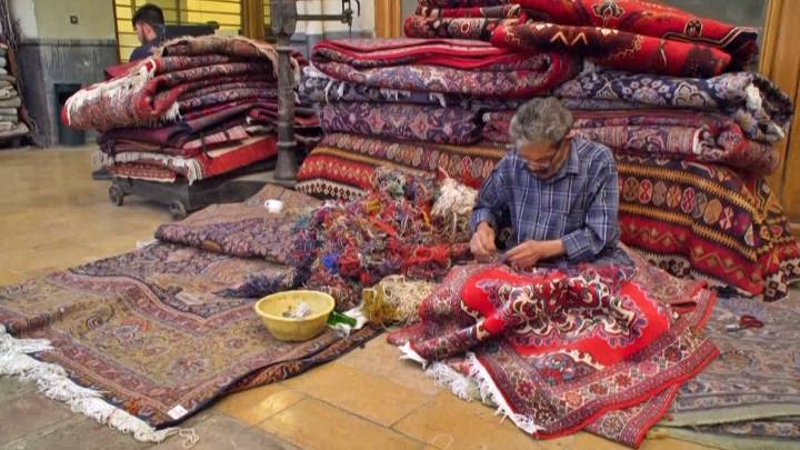 Watch: Iran's Carpet Industry Unravelling Under Sanctions