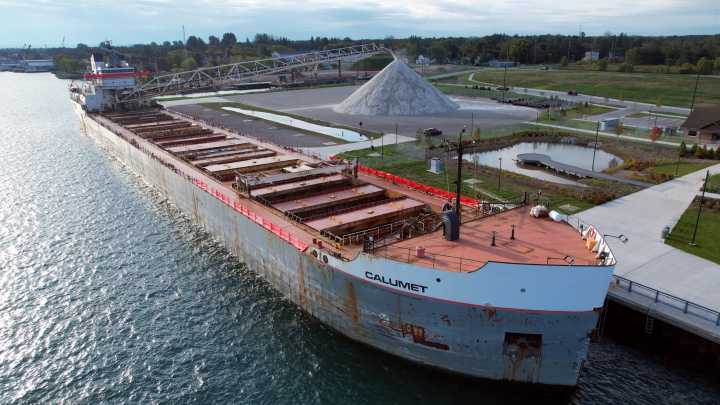 Winter road salt arrives at Sault Ste. Marie’s Carbide Dock