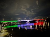 Edificios del mundo se iluminan de tricolor para celebrar a México