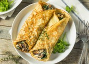Crepes de pollo con champiñones: una receta casera llena de sabor