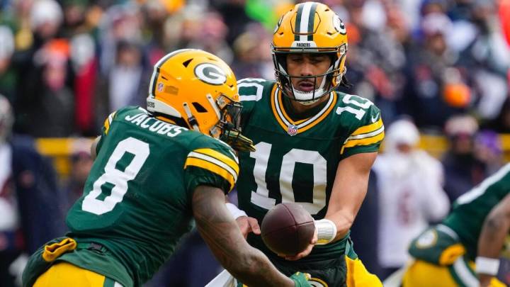 NFL Week 1 betting strategy: Top money line parlays involving favorites, underdogs