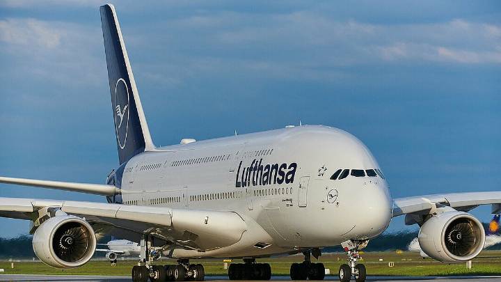 Lufthansa Set To Cut 4,000 Jobs By 2030 As AI And Automation Take Over