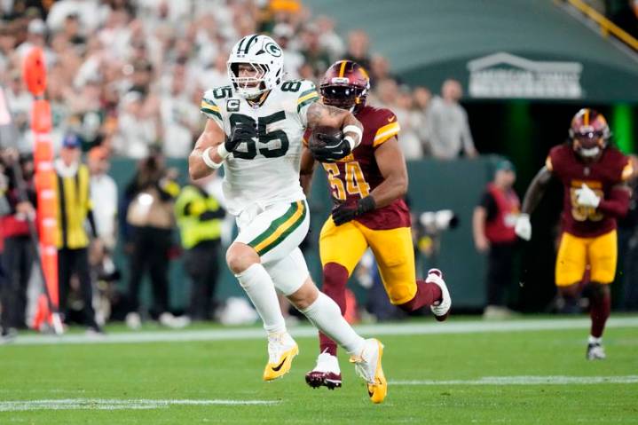 Reports: Packers TE Tucker Kraft (knee) OK after 'little scare'