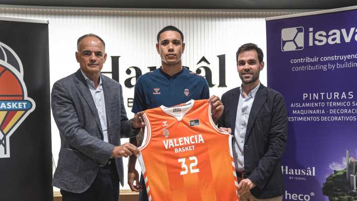 Isaac Nogués: "He venido a Valencia Basket a ayudar a ganar"
