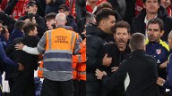 Simeone estalla y se va a por un aficionado de Anfield: "Te insultan todo el partido y no puedo decir nada"