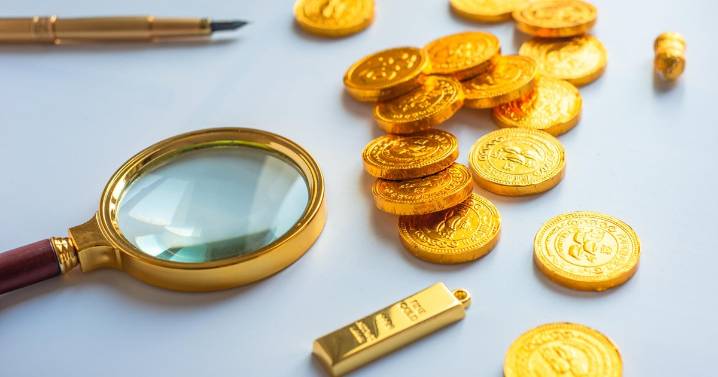 What gold investments make the most sense this September? Here's what experts think