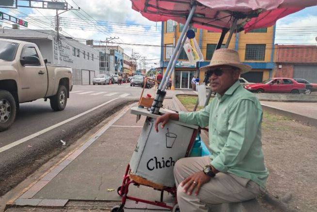 Educación en tiempos de crisis: La historia de un padre que priorizó los útiles escolares en Tucupita