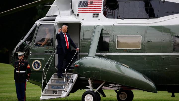 Man charged with shining laser at Marine One with Trump aboard