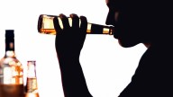 El alto consumo de alcohol durante la universidad afecta también a otros estudiantes