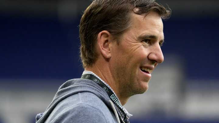 How Eli Manning cut it up with Georgia football for new ESPN+ show