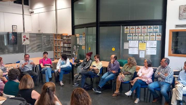 Tornen els clubs de lectura: espais de convivència i socialització que canvien la forma de relacionar
