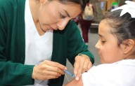 Blindarán a estudiantes de básica con vacunas; necesarias para este ciclo