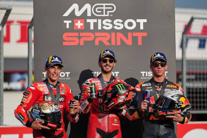 Pecco Bagnaia despierta en la ‘sprint’ del GP de Japón y Marc Márquez allana el camino al título