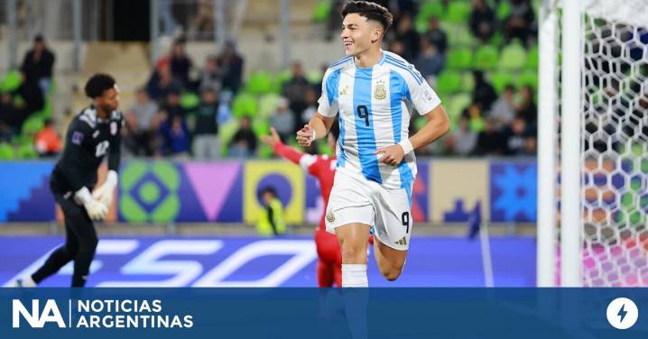 Quién es Alejo Sarco, el delantero que se fue libre de Vélez y brilla en el Sub