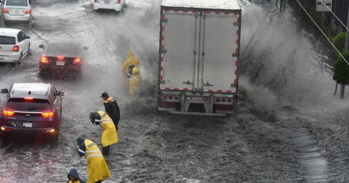 Lluvias en CDMX: activan alerta púrpura en Iztapalapa, suspenden servicio en Línea A del Metro y retrasan vuelos en el AICM