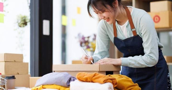 9 holiday retail planning tips to help boost small business sales
