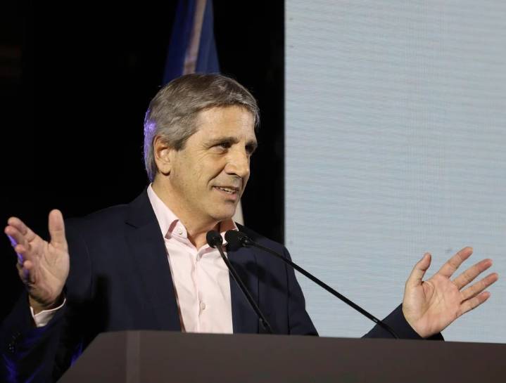Caputo: “No nos vamos a mover del programa económico”