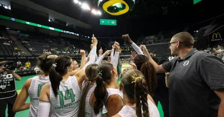 Oregon VB: Ducks pick up 1st home win of season. Move to 4