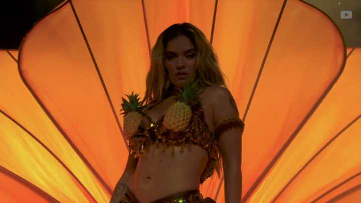 Karol G enciende Sao Paulo con un show vibrante en el medio tiempo de la NFL