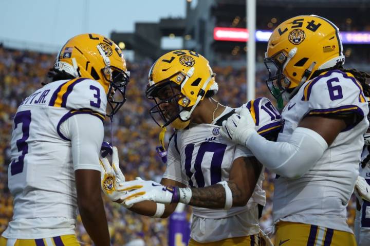 LSU Football's defense stifles Florida in SEC opener win, 20