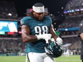 De seis segundos a 57 mil dólares: el castigo a Jalen Carter por escupir a Dak Prescott