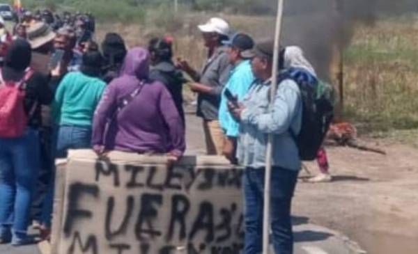 Comunidades originarias reclaman contra la eliminación de pensiones nacionales