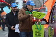 Alcaldes de Chile Vamos se despliegan en las calles al inicio de la propaganda electoral