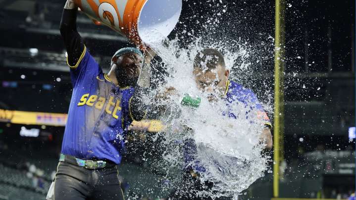 Touted rookie Harry Ford delivers off bench as Mariners top Angels in 12 to tie for 1st in AL West