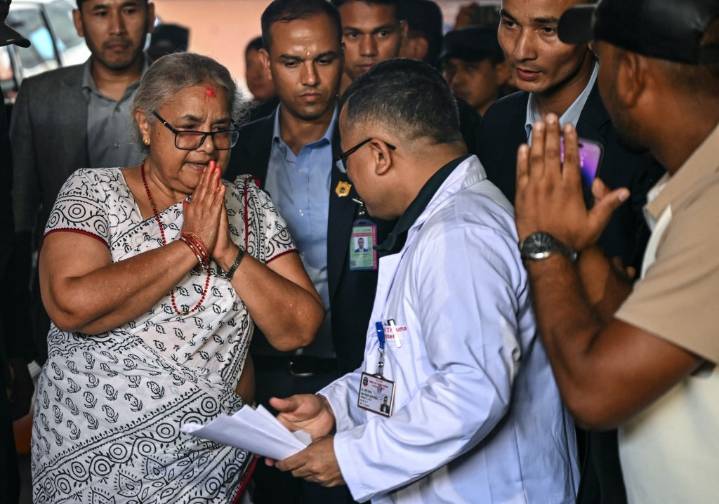 Nepal regresa a la calma tras el nombramiento de primera ministra interina