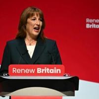UK's Labour plans tougher rules on migrants to halt hard right