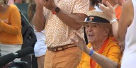 WWII veteran, oldest living VFL honored during Tennessee game against Georgia