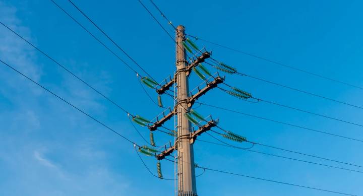 Electricidad a coste cero: estas serán las seis horas con luz gratuita en España este domingo
