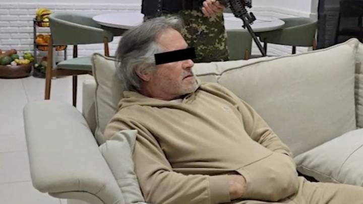 Recibe México al ‘Comandante H’; expulsa Paraguay a Hernán Bermúdez