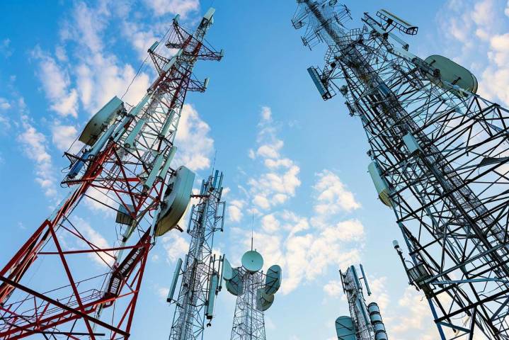 Telecom stock crashes 9% after Supreme Court defers ₹9,450 Cr AGR dues