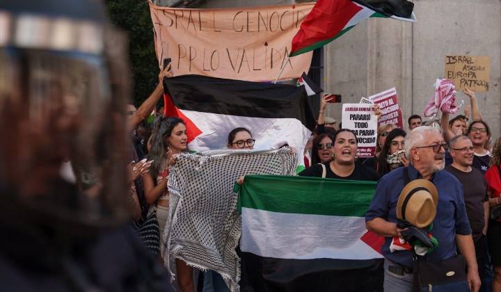 Suspendida la última etapa de la Vuelta por las protestas propalestinas en el centro de Madrid