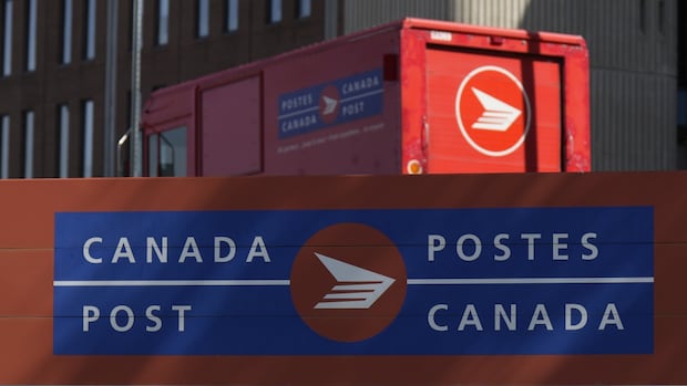 Canada Post reassessing latest offer to workers due to Ottawa's announced reforms