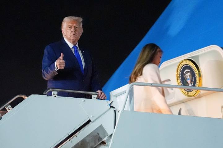 The Latest: Hundreds of federal employees laid off by DOGE are rehired
