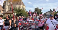 Hundreds of immigration protestors and counter-demonstrators descend on Kent town