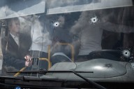En una parada de ómnibus. Video: impactantes imágenes del tiroteo en Jerusalén que dejó cinco muertos