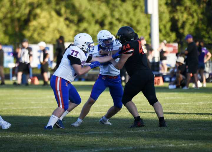 Prep football 2025: Ridgefield focuses on better way to run the ball