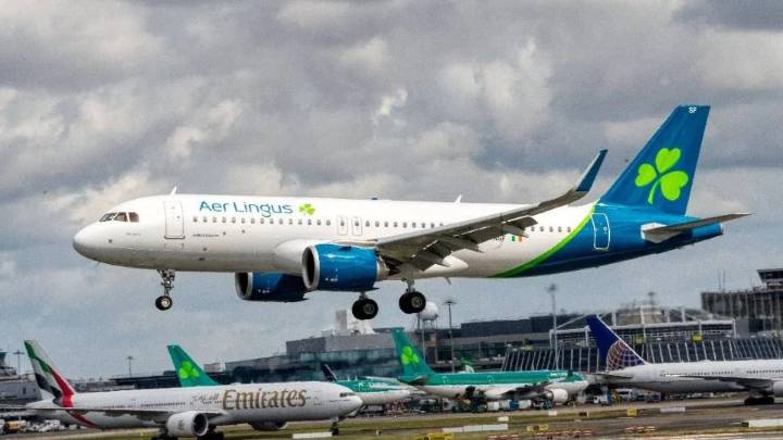 Evacúan aeropuerto de Irlanda por falsa alarma de bomba